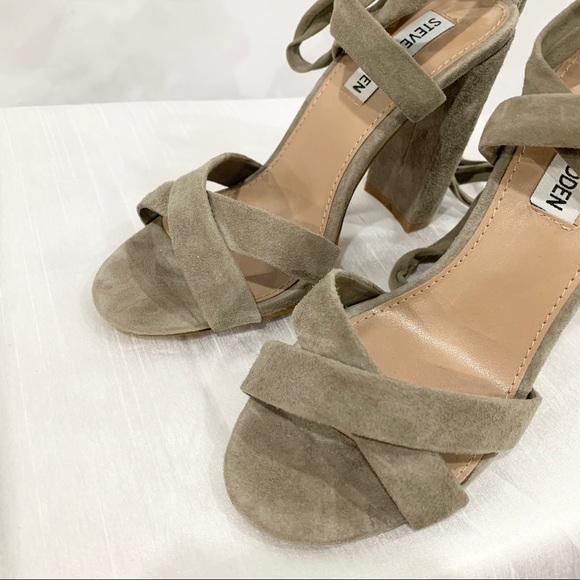 STEVE MADDEN Christey Strappy Heel - Picture 5 of 8